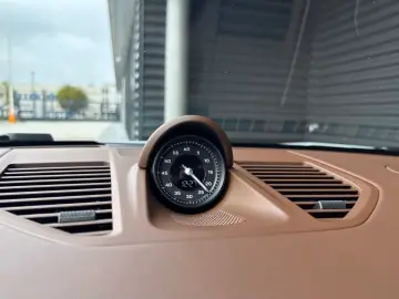 Porsche 992 911 Carrera GTS Cabriolet BOSE