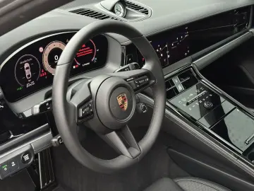 PORSCHE Panamera 4S E-Hybrid PANO BOSE Beifahrerdisplay