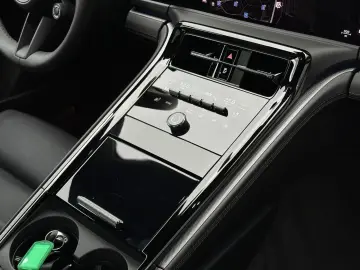PORSCHE Panamera 4S E-Hybrid PANO BOSE Beifahrerdisplay