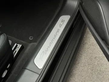 PORSCHE Panamera 4S E-Hybrid PANO BOSE Beifahrerdisplay
