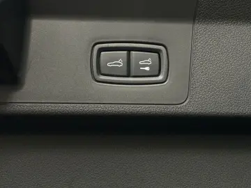 PORSCHE Panamera 4S E-Hybrid PANO BOSE Beifahrerdisplay