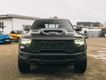 Dodge RAM 1500 CrewCab RHO - 3 0l HO wie TRX