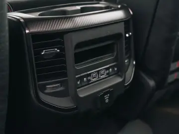 Dodge RAM 1500 CrewCab RHO - 3 0l HO wie TRX