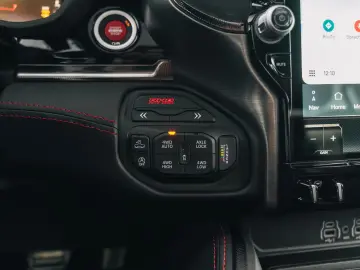 Dodge RAM 1500 CrewCab RHO - 3 0l HO wie TRX