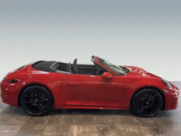 Porsche 992 911 Carrera Cabriolet Sportabgas