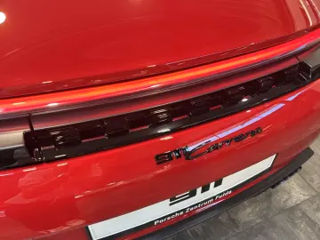Porsche 992 911 Carrera Cabriolet Sportabgas