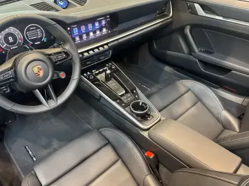 Porsche 992 911 Carrera Cabriolet Sportabgas