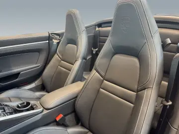 Porsche 992 911 Carrera Cabriolet Sportabgas