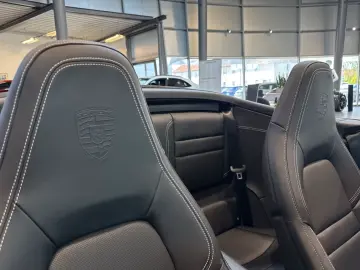 Porsche 992 911 Carrera Cabriolet Sportabgas