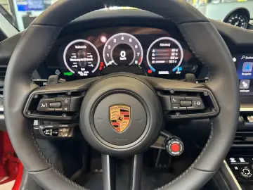 Porsche 992 911 Carrera Cabriolet Sportabgas