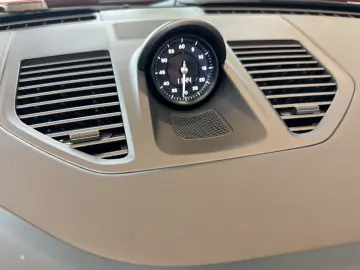 Porsche 992 911 Carrera Cabriolet Sportabgas