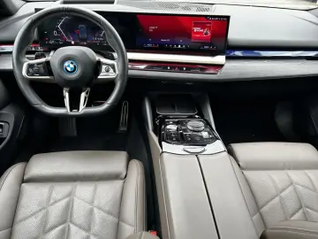 BMW 550e M Sport ACC IntAktL.PanoD.AutoBahnAss.Bo Wi