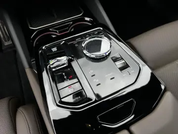 BMW 550e M Sport ACC IntAktL.PanoD.AutoBahnAss.Bo Wi