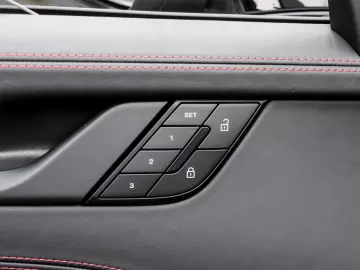 Porsche 992 911 Carrera GTS Cabriolet Liftsystem-
