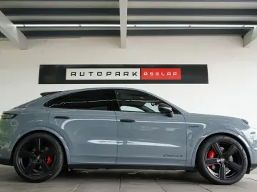 PORSCHE Cayenne Coupe S E-Hybrid SportDesign P-Display