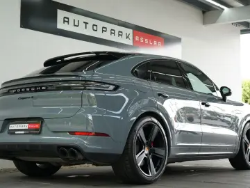 PORSCHE Cayenne Coupe S E-Hybrid SportDesign P-Display