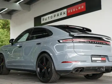 PORSCHE Cayenne Coupe S E-Hybrid SportDesign P-Display