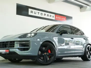 PORSCHE Cayenne Coupe S E-Hybrid SportDesign P-Display