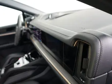 PORSCHE Cayenne Coupe S E-Hybrid SportDesign P-Display