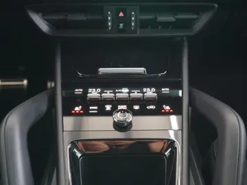 PORSCHE Cayenne Coupe S E-Hybrid SportDesign P-Display