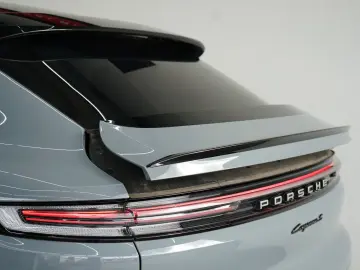 PORSCHE Cayenne Coupe S E-Hybrid SportDesign P-Display