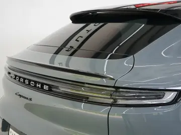 PORSCHE Cayenne Coupe S E-Hybrid SportDesign P-Display