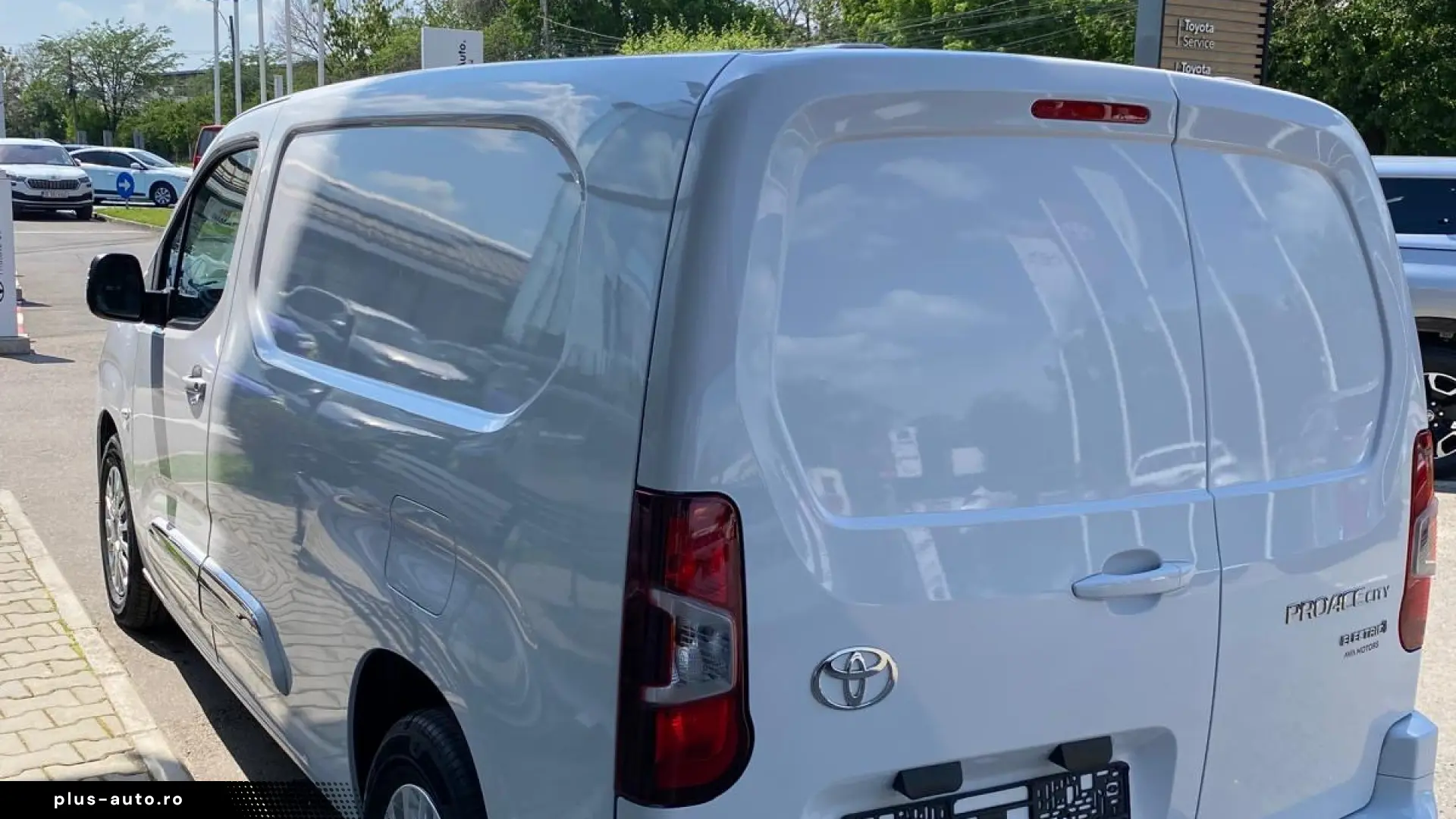 Toyota Proace City L2H1 EV 136CP 50 KWH COMFORT