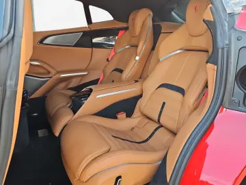 FERRARI Purosangue CARBON