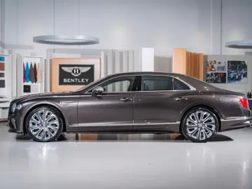 BENTLEY Flying Spur Mulliner Hybrid