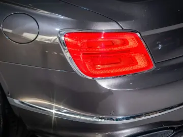 BENTLEY Flying Spur Mulliner Hybrid