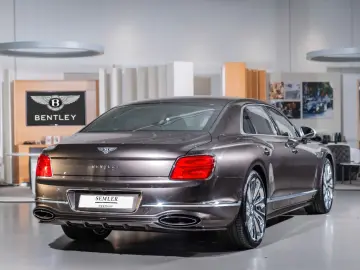 BENTLEY Flying Spur Mulliner Hybrid