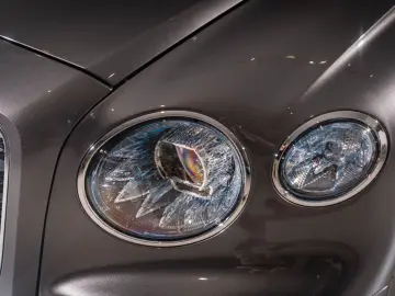 BENTLEY Flying Spur Mulliner Hybrid