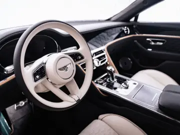 BENTLEY Flying Spur Mulliner Hybrid