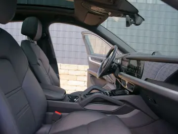 PORSCHE Cayenne Coupe E-Hybrid