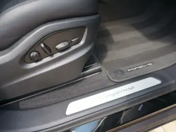 PORSCHE Cayenne Coupe E-Hybrid