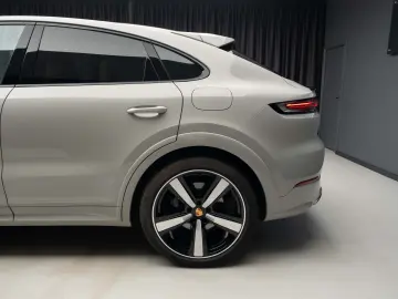 Porsche Cayenne Coupe e-hybrid