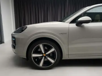 Porsche Cayenne Coupe e-hybrid