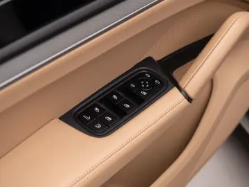 Porsche Cayenne Coupe e-hybrid