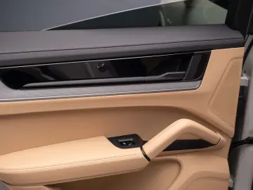 Porsche Cayenne Coupe e-hybrid