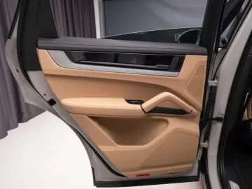 Porsche Cayenne Coupe e-hybrid