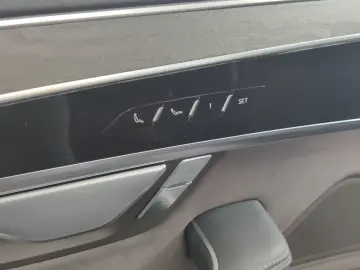 AUDI A8 Lang 60 TFSIe qu. S line Ruhes TVFond Allradl