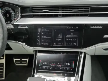 AUDI A8 Lang 60 TFSIe qu.S Line 55km WLTP Massage 4S