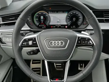 AUDI A8 Lang 60 TFSIe qu.S Line 55km WLTP Massage 4S