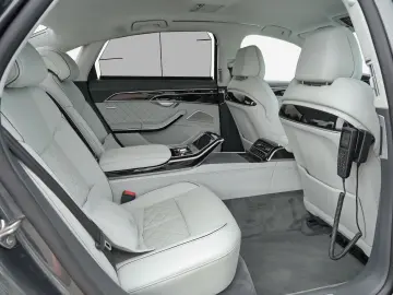 AUDI A8 Lang 60 TFSIe qu.S Line 55km WLTP Massage 4S