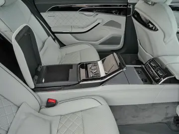 AUDI A8 Lang 60 TFSIe qu.S Line 55km WLTP Massage 4S