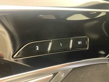 AUDI A8 50 TDI S LINE HUD B&O NACHT MASSAGE