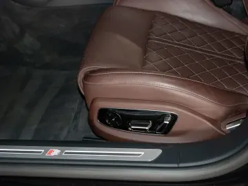 AUDI A8 50 TDI quattro S line Matrix Pano B&O 21