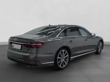 AUDI A8 60 TFSIe LM21 PANO MASSAGE RAUTE TV