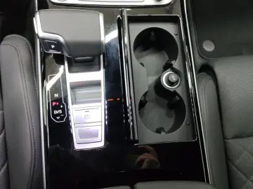 AUDI A8 60 TFSIe LM21 PANO MASSAGE RAUTE TV