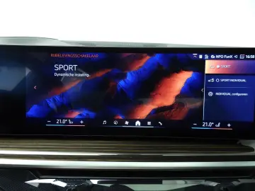 BMW X5 xDrive50e   M-Sportpakket   LED   HUD   panor